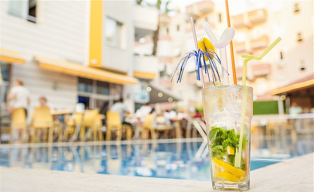 Kleopatra Arsi Hotel — Restaurant & bars in Alanya