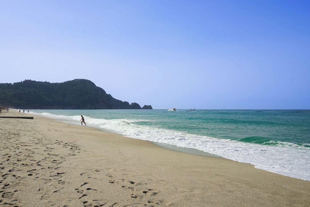 Kleopatra Arsi Hotel — Beach in Alanya
