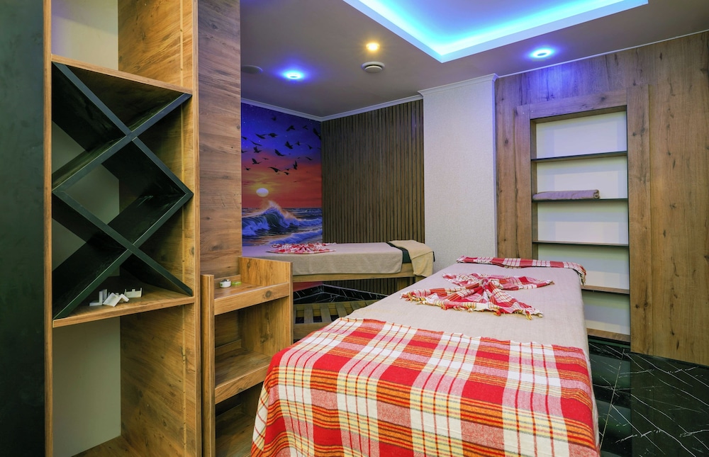Kleopatra Arsi Hotel — Hotel rooms in Alanya