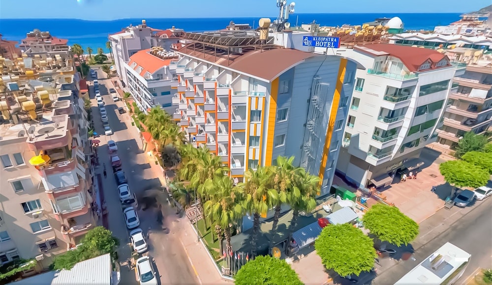 Kleopatra Arsi Hotel — Hotel building in Alanya