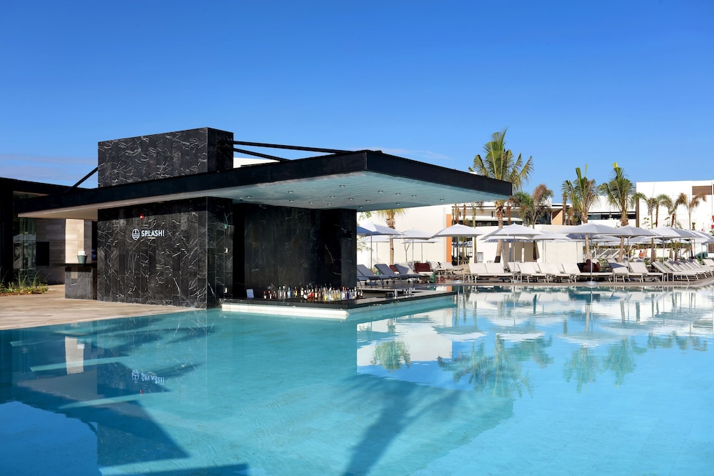 Grand Palladium Select Costa Mujeres - All Inclusive — Swimming pool in Playa Mujeres, Quintana Roo
