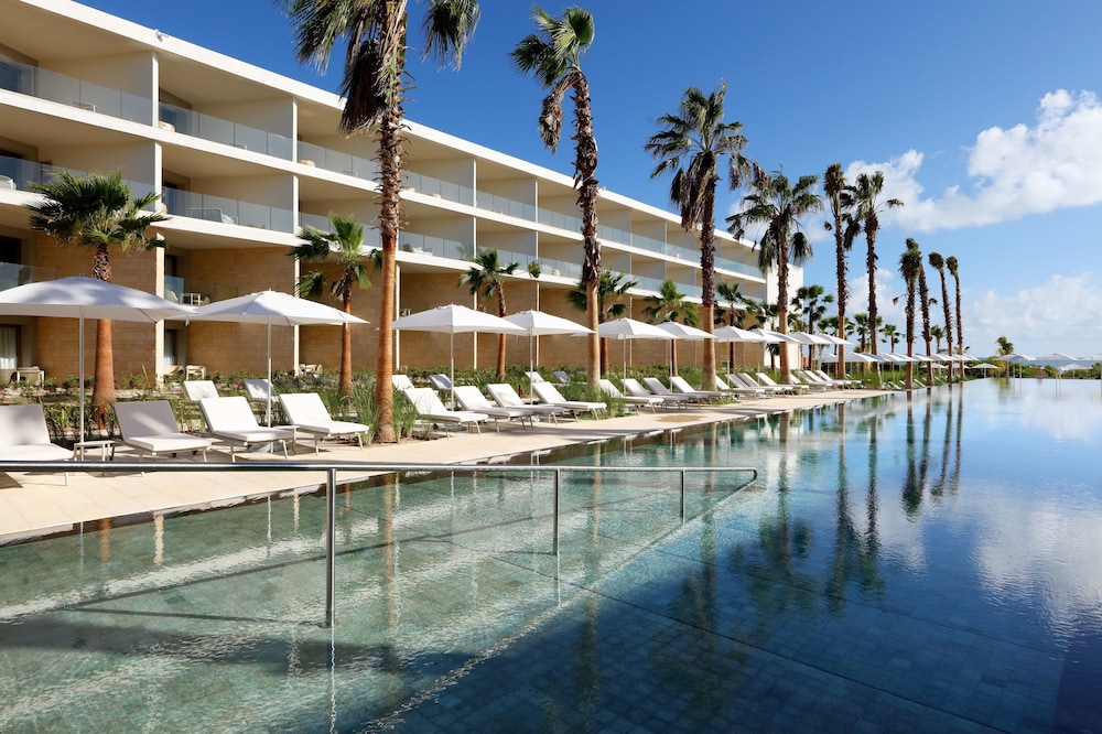 Grand Palladium Select Costa Mujeres - All Inclusive — Swimming pool in Playa Mujeres, Quintana Roo