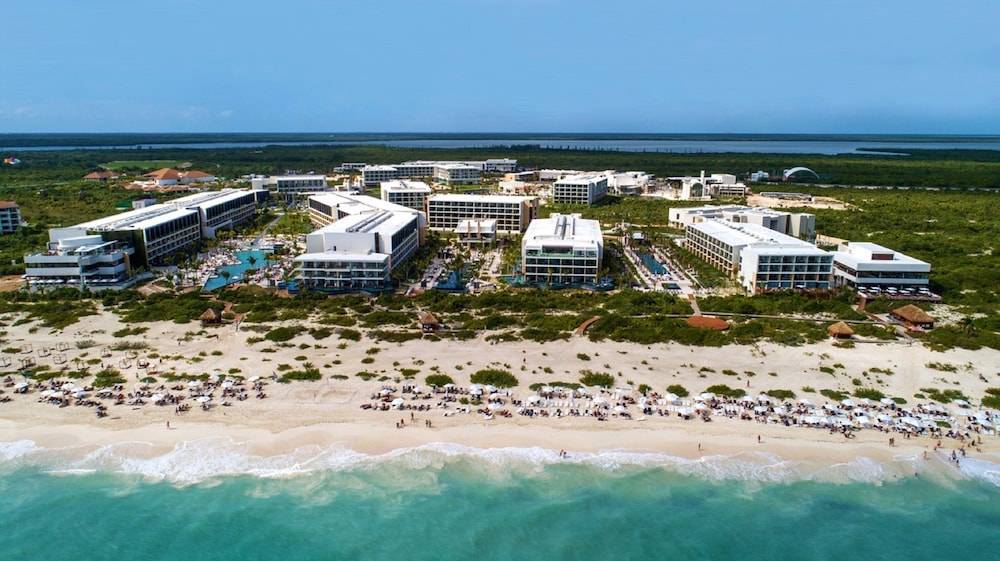 Grand Palladium Select Costa Mujeres - All Inclusive — Main photo in Playa Mujeres, Quintana Roo