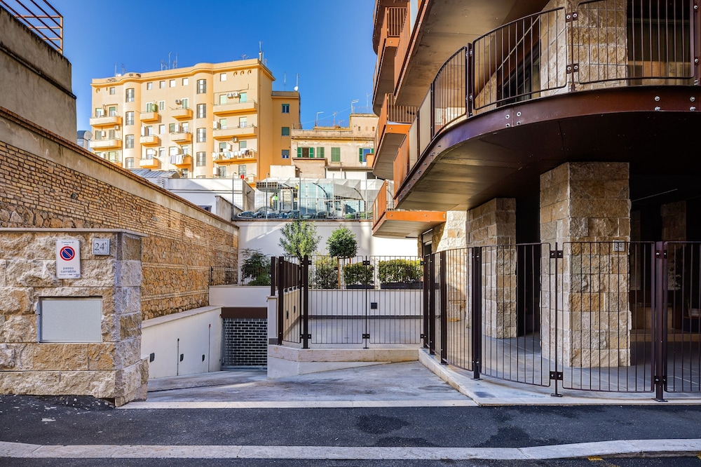 Gasometer Urban Suites — Hotel building in Rome, Lazio