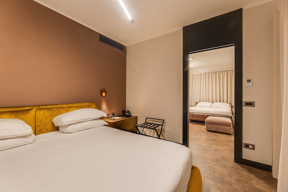 Gasometer Urban Suites — Hotel rooms in Rome, Lazio