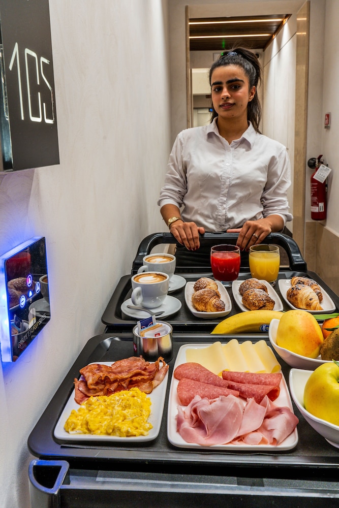 Gasometer Urban Suites — Restaurant & bars in Rome, Lazio