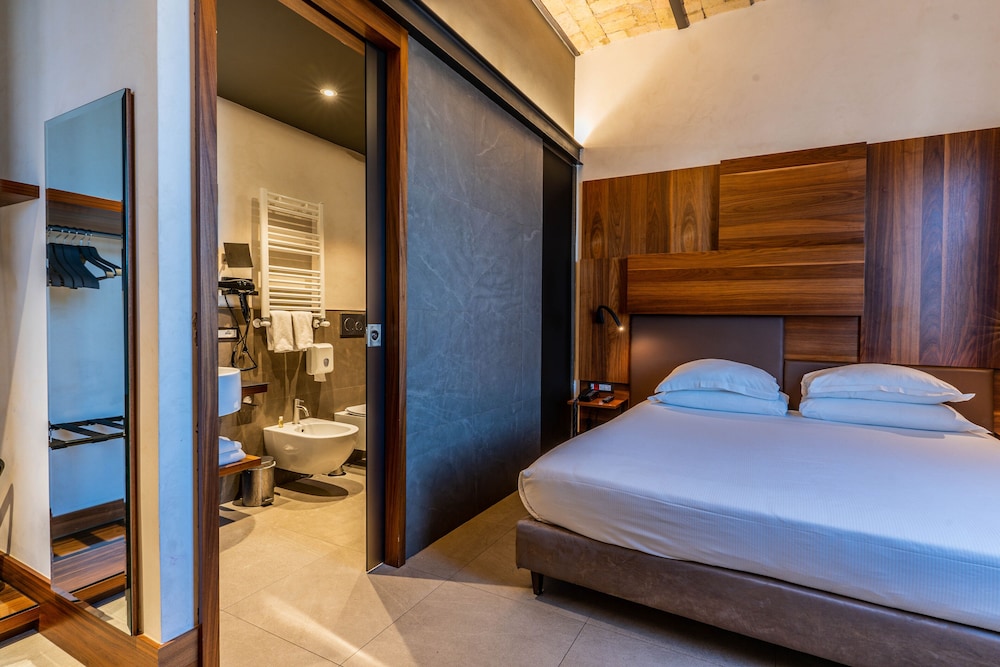 Gasometer Urban Suites — Hotel rooms in Rome, Lazio