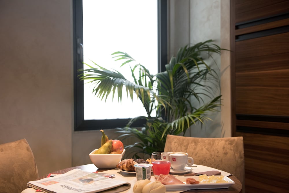 Gasometer Urban Suites — Restaurant & bars in Rome, Lazio