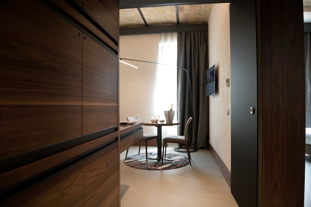 Gasometer Urban Suites — Hotel rooms in Rome, Lazio