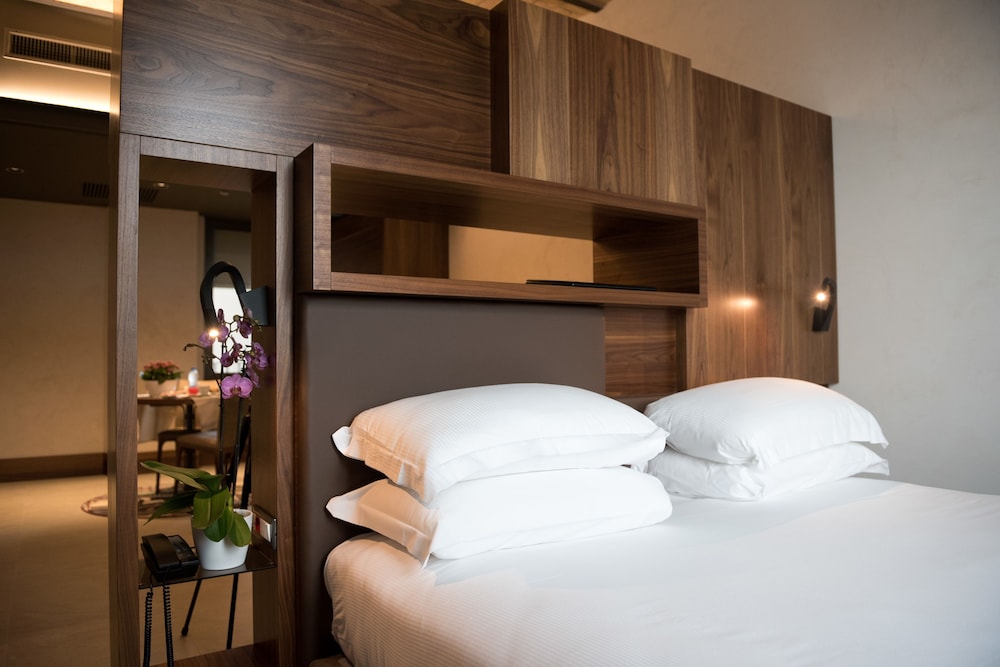 Gasometer Urban Suites — Hotel rooms in Rome, Lazio