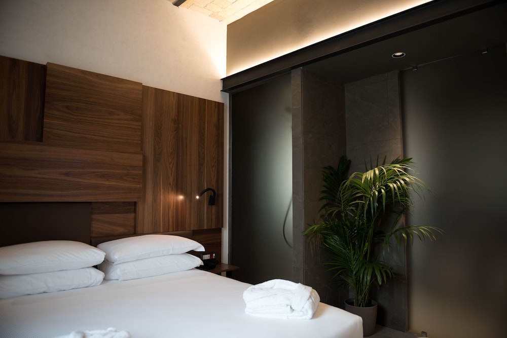 Gasometer Urban Suites — Hotel rooms in Rome, Lazio