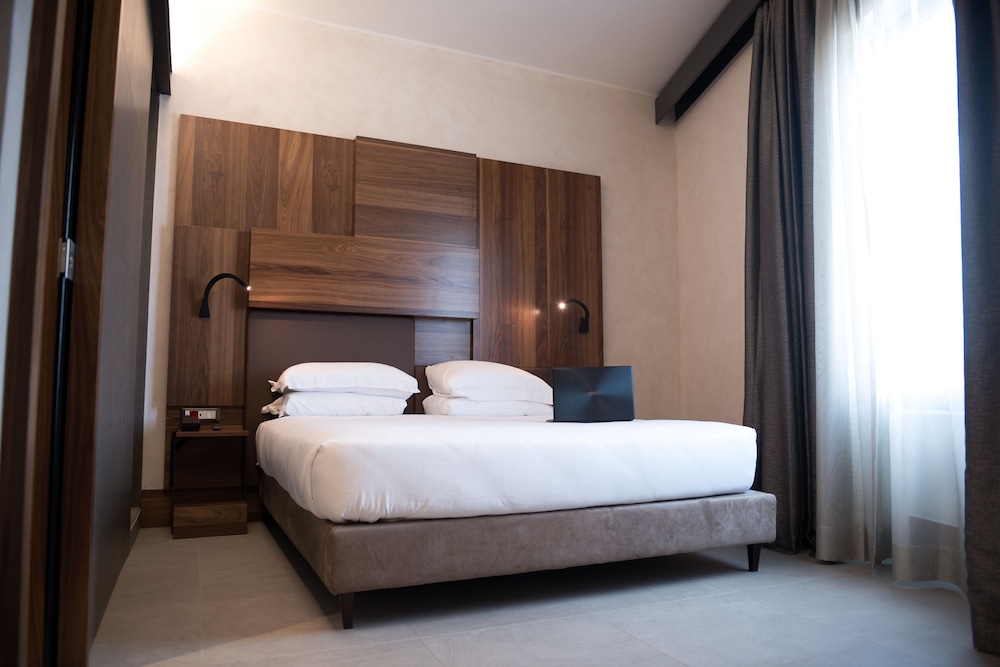 Gasometer Urban Suites — Hotel rooms in Rome, Lazio