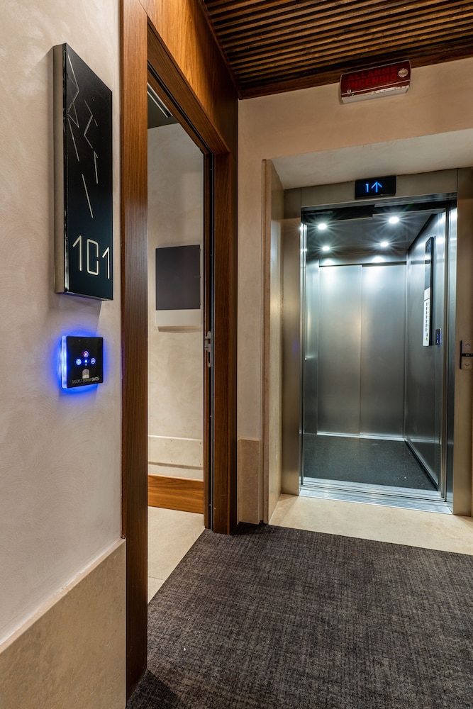 Gasometer Urban Suites — Hotel building in Rome, Lazio