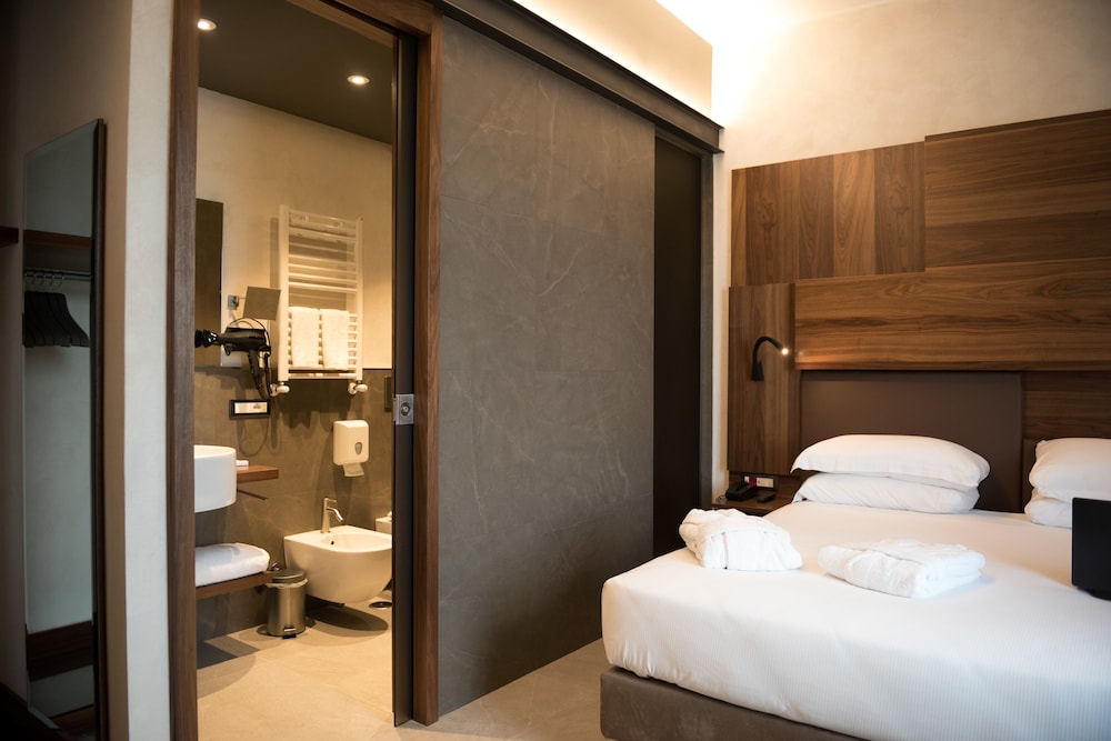 Gasometer Urban Suites — Hotel rooms in Rome, Lazio