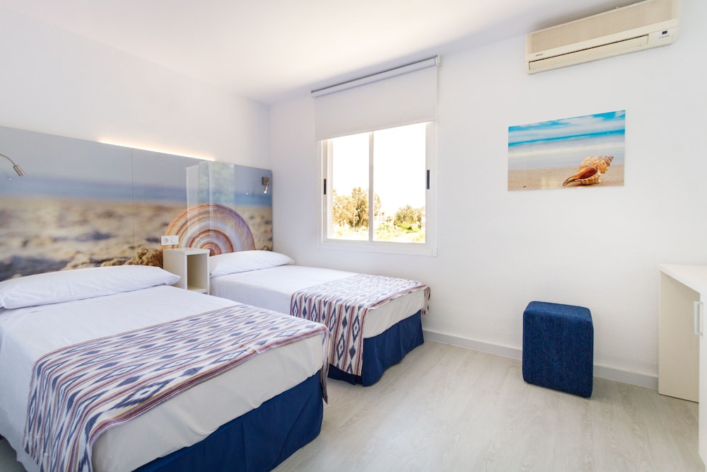 Apartamentos Jutlandia — Hotel rooms in Santa Ponca, Balearic Islands