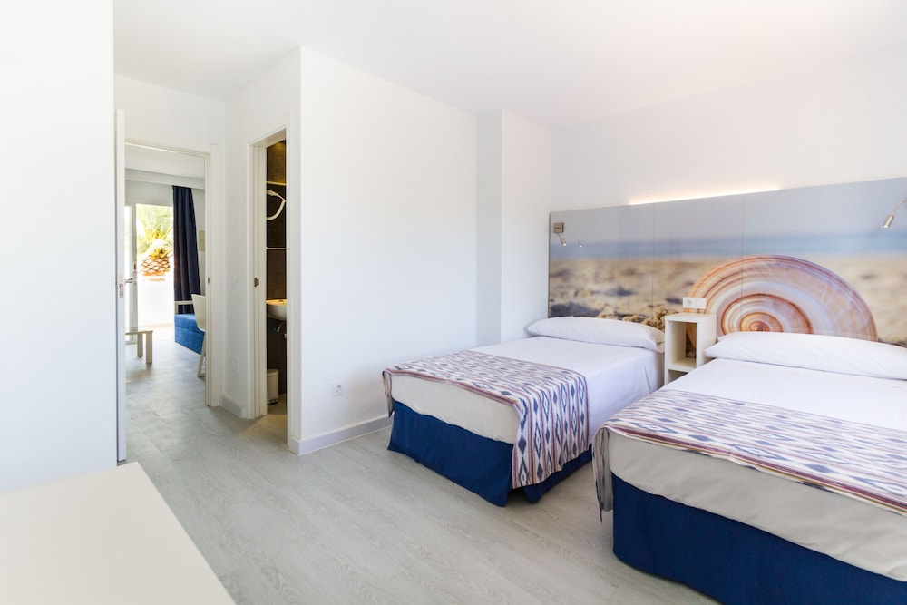 Apartamentos Jutlandia — Hotel rooms in Santa Ponca, Balearic Islands