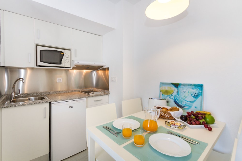 Apartamentos Jutlandia — Hotel rooms in Santa Ponca, Balearic Islands