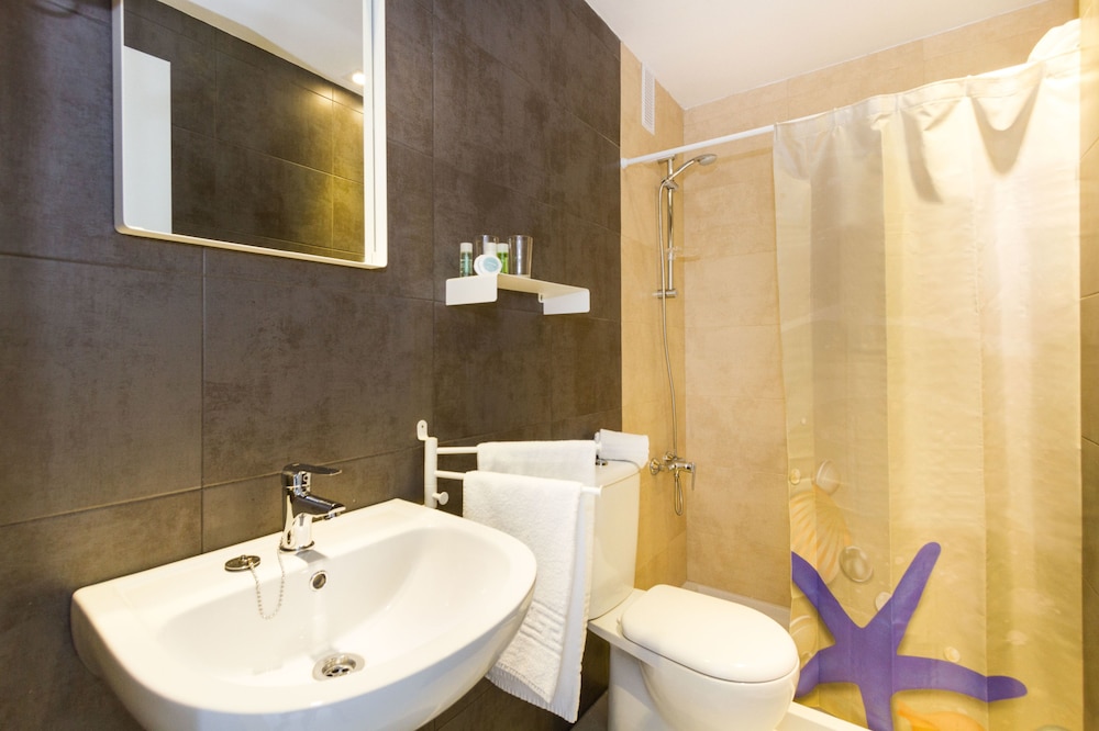 Apartamentos Jutlandia — Hotel rooms in Santa Ponca, Balearic Islands