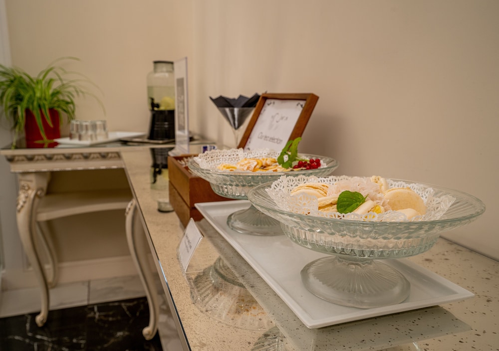 The Moon Boutique Hotel & Spa — Restaurant & bars in Florence, Tuscany