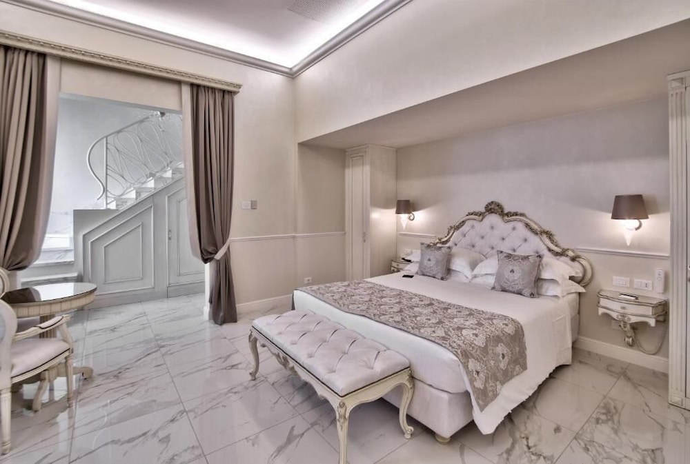 The Moon Boutique Hotel & Spa — Hotel rooms in Florence, Tuscany