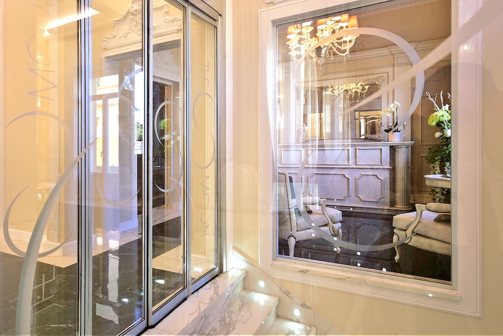 The Moon Boutique Hotel & Spa — Hotel building in Florence, Tuscany