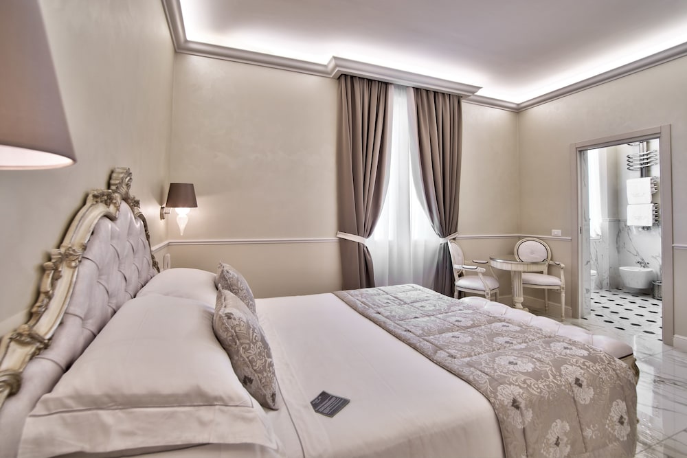 The Moon Boutique Hotel & Spa — Hotel rooms in Florence, Tuscany