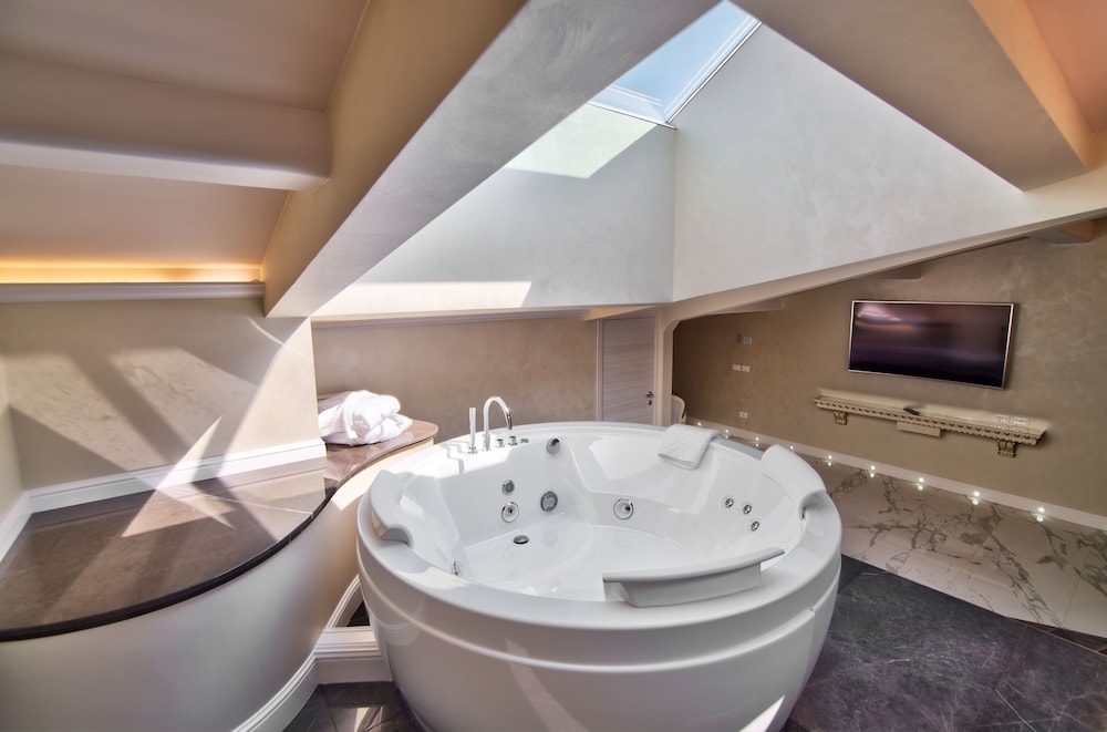 The Moon Boutique Hotel & Spa — Hotel rooms in Florence, Tuscany