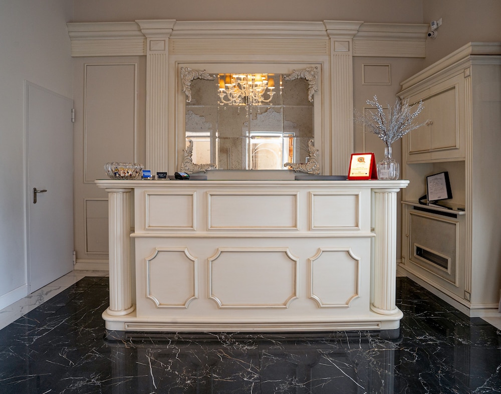 The Moon Boutique Hotel & Spa — Hotel building in Florence, Tuscany