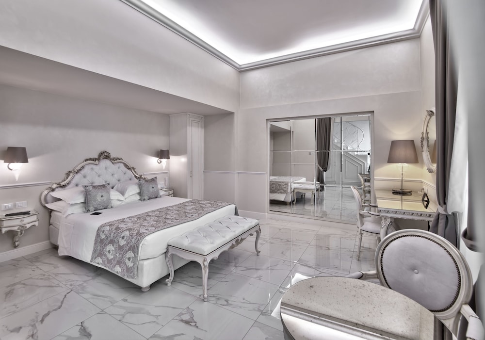 The Moon Boutique Hotel & Spa — Hotel rooms in Florence, Tuscany