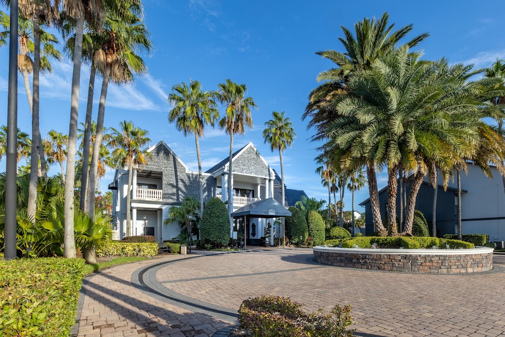 Legacy Vacation Resorts - Kissimmee/Orlando — Hotel building in Kissimmee, Florida