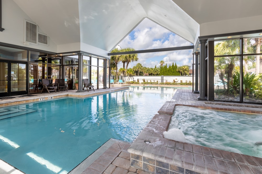 Legacy Vacation Resorts - Kissimmee/Orlando — Swimming pool in Kissimmee, Florida
