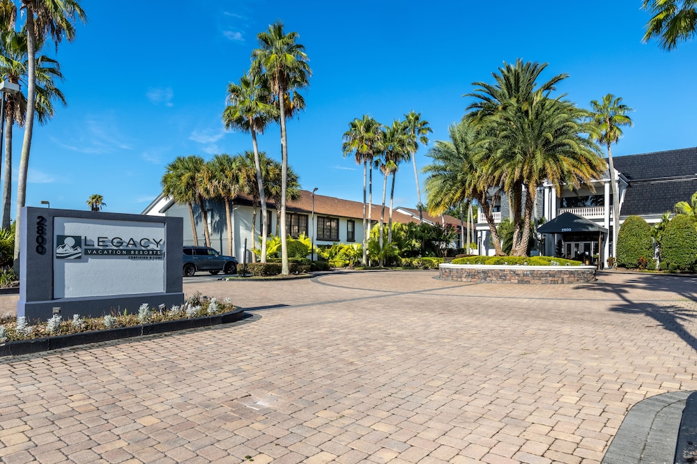 Legacy Vacation Resorts - Kissimmee/Orlando — Hotel building in Kissimmee, Florida