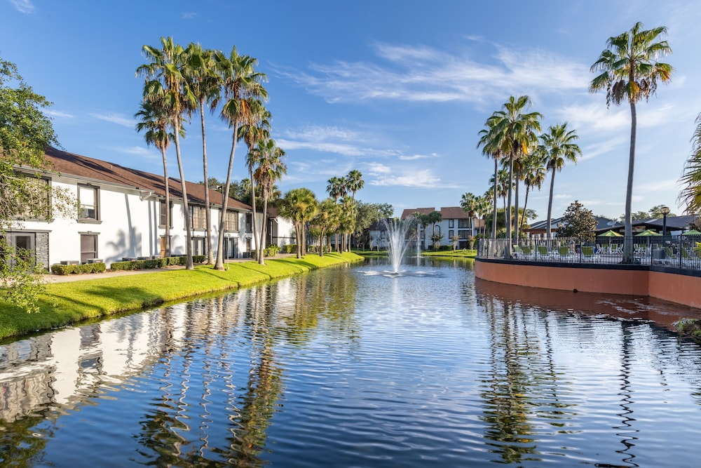 Legacy Vacation Resorts - Kissimmee/Orlando — Hotel building in Kissimmee, Florida