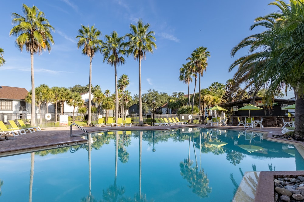 Legacy Vacation Resorts - Kissimmee/Orlando — Swimming pool in Kissimmee, Florida