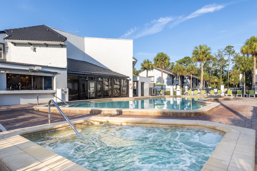 Legacy Vacation Resorts - Kissimmee/Orlando — Swimming pool in Kissimmee, Florida