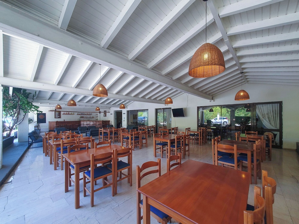 POPI STAR HOTEL — Restaurant & bars in Gouvia, Ionian Islands