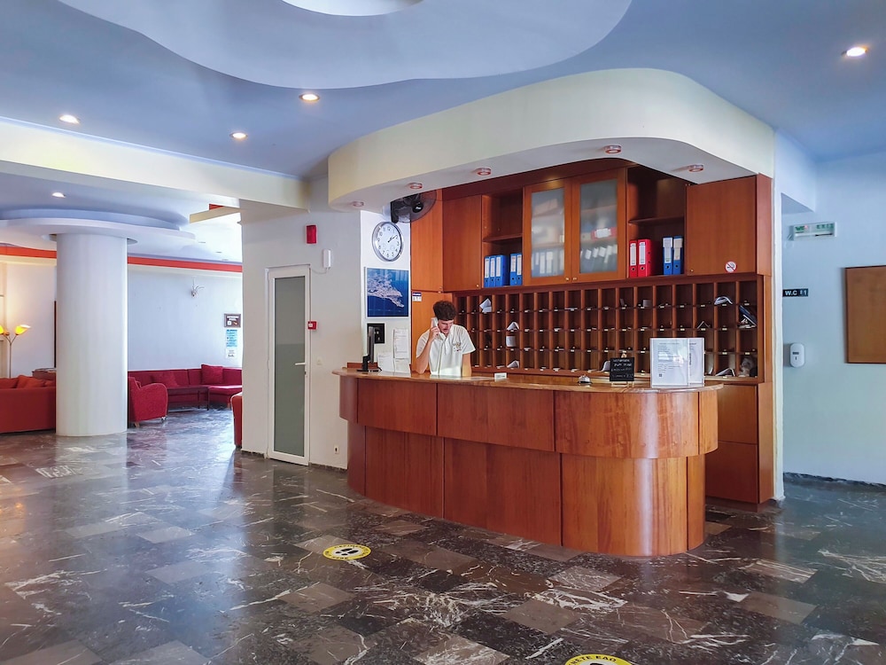 POPI STAR HOTEL — Hotel building in Gouvia, Ionian Islands