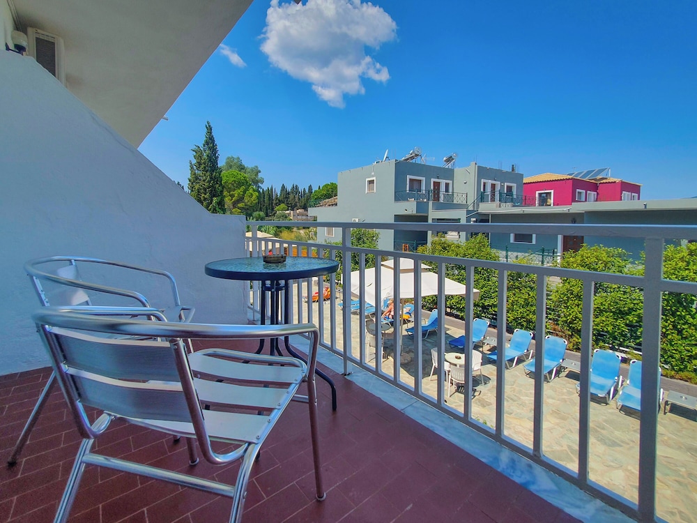 POPI STAR HOTEL — Hotel building in Gouvia, Ionian Islands