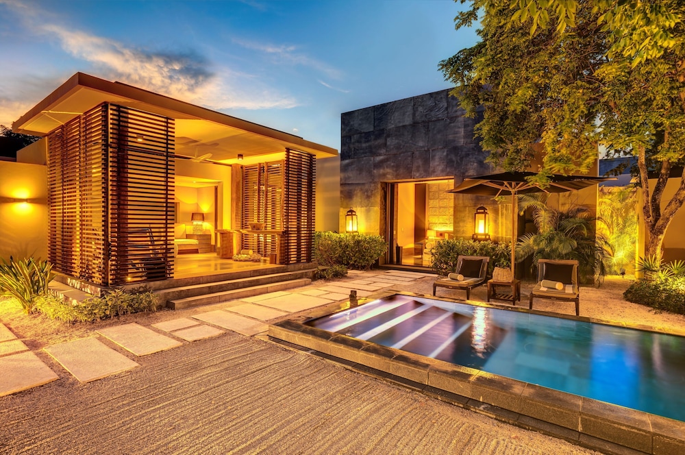 NIZUC Resort and Spa — Swimming pool in Cancun, Quintana Roo