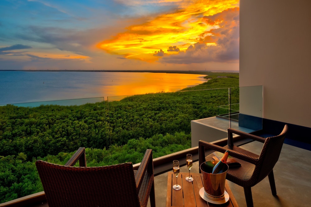 NIZUC Resort and Spa — Beach in Cancun, Quintana Roo
