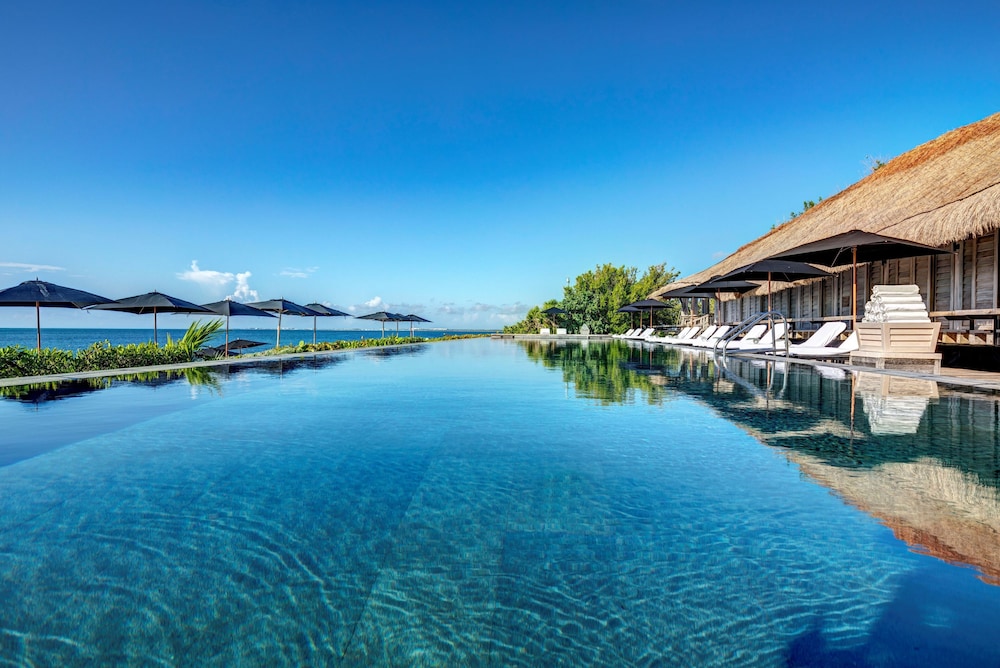 NIZUC Resort and Spa — Swimming pool in Cancun, Quintana Roo