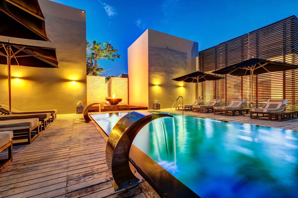 NIZUC Resort and Spa — Swimming pool in Cancun, Quintana Roo