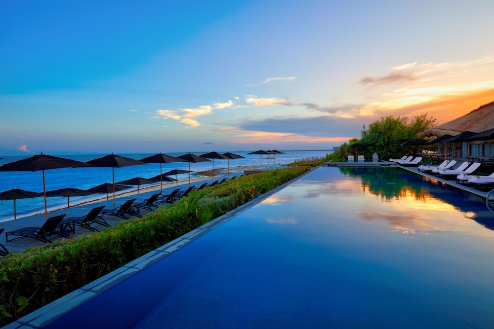 NIZUC Resort and Spa — Swimming pool in Cancun, Quintana Roo