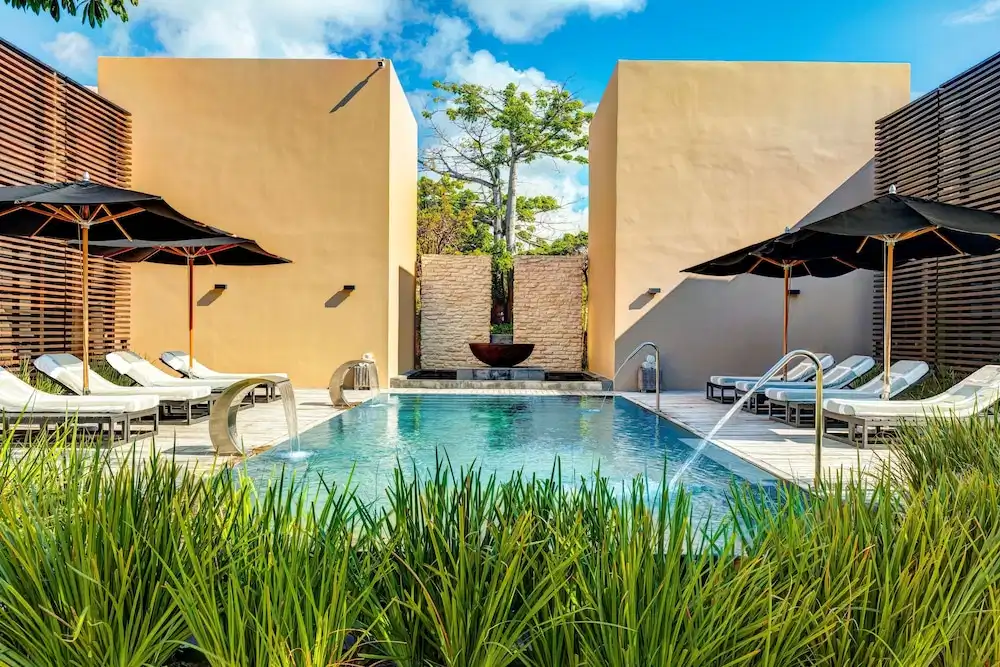 NIZUC Resort and Spa — Swimming pool in Cancun, Quintana Roo
