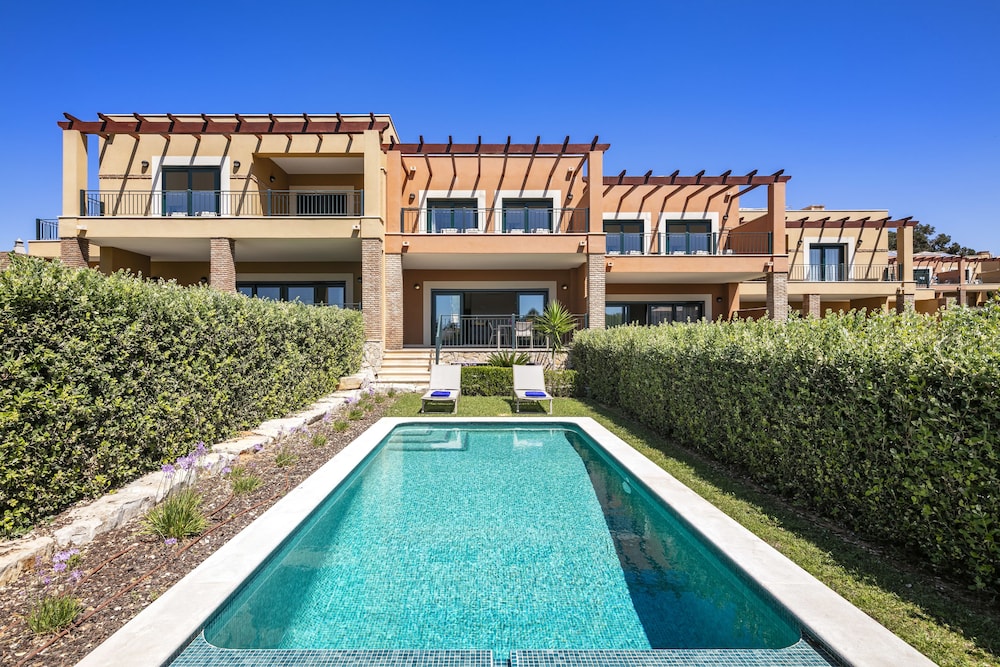 Vale de Milho Village — Swimming pool in Carvoeiro, Faro