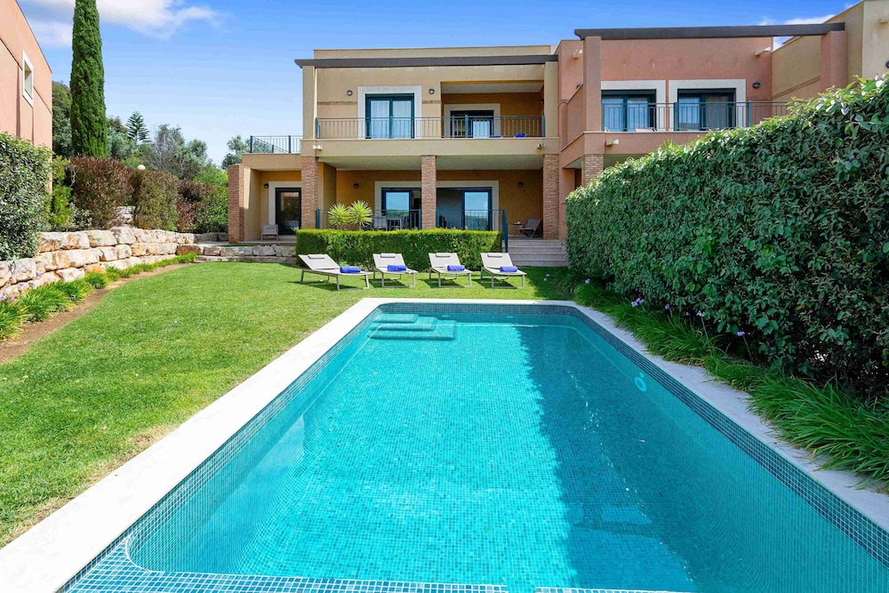 Vale de Milho Village — Swimming pool in Carvoeiro, Faro