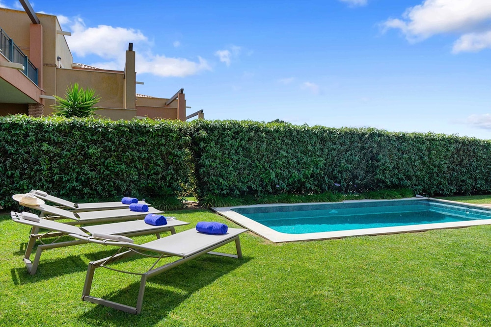 Vale de Milho Village — Swimming pool in Carvoeiro, Faro