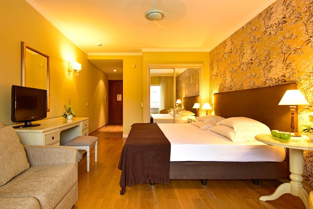 Pestana Village Garden Hotel — Hotel rooms in Funchal, Madeira