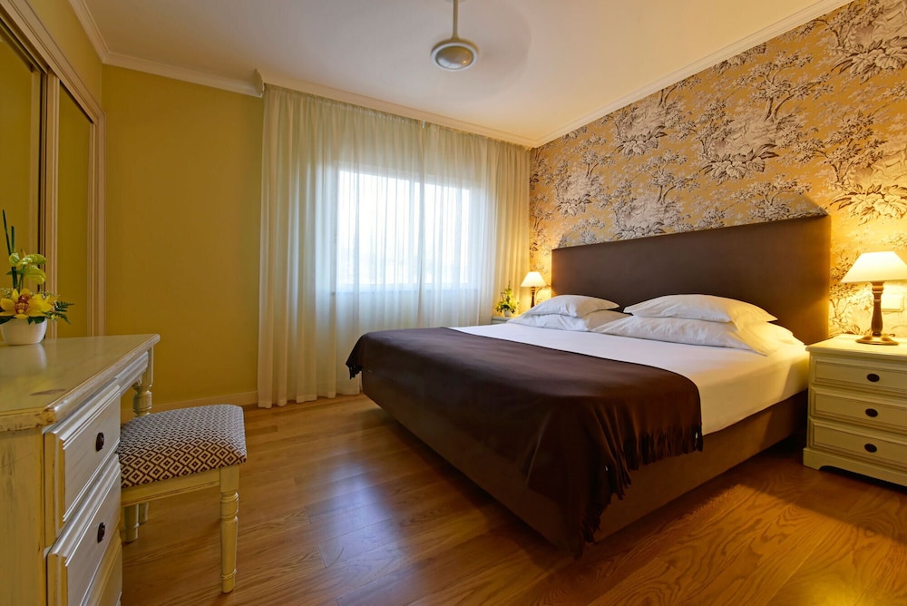 Pestana Village Garden Hotel — Hotel rooms in Funchal, Madeira