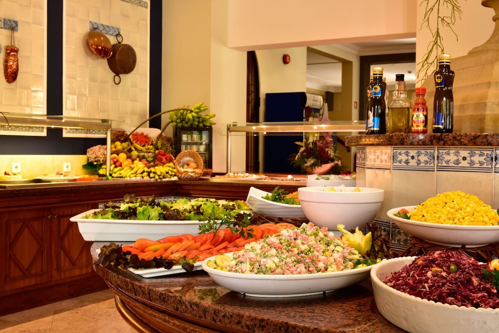 Pestana Village Garden Hotel — Restaurant & bars in Funchal, Madeira